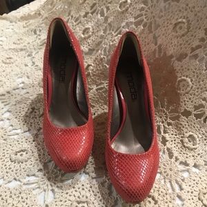 Women’s close  toe heels